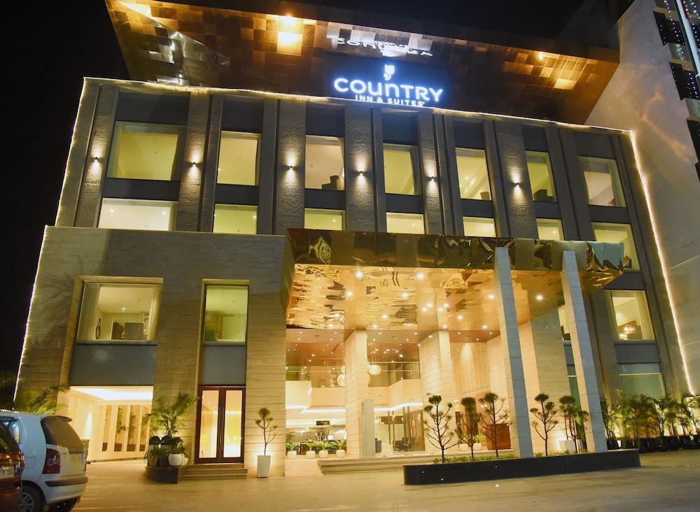 Country Inn & Suites By Radisson Chandigarh Zirakpur Bagian luar foto