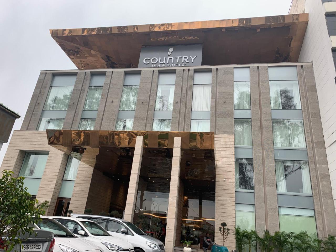 Country Inn & Suites By Radisson Chandigarh Zirakpur Bagian luar foto