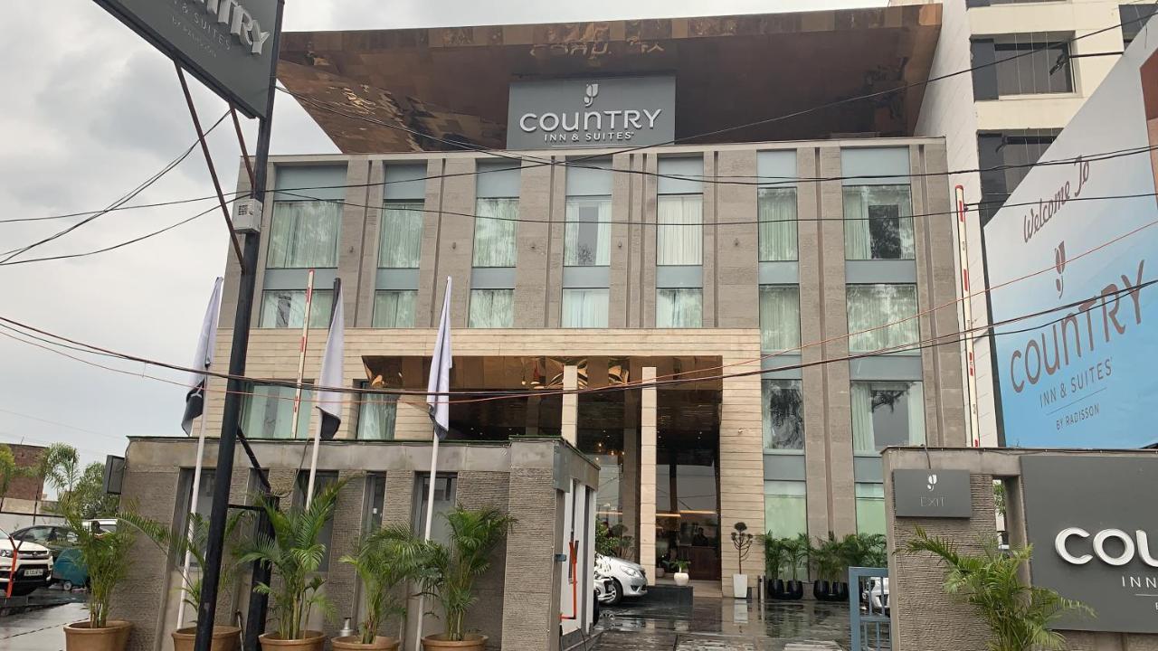 Country Inn & Suites By Radisson Chandigarh Zirakpur Bagian luar foto